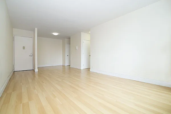 Rented by Avi Nash Associates | media 10