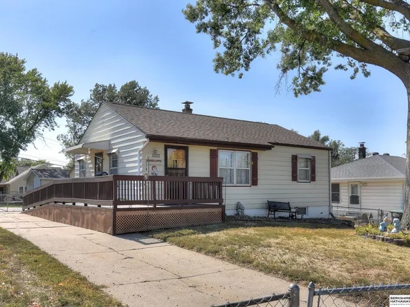 5201 Orchard Ave, Omaha, NE 68117