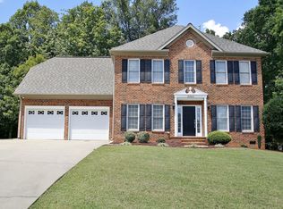 8200 Chestershire Rd, Oak Ridge, NC 27310