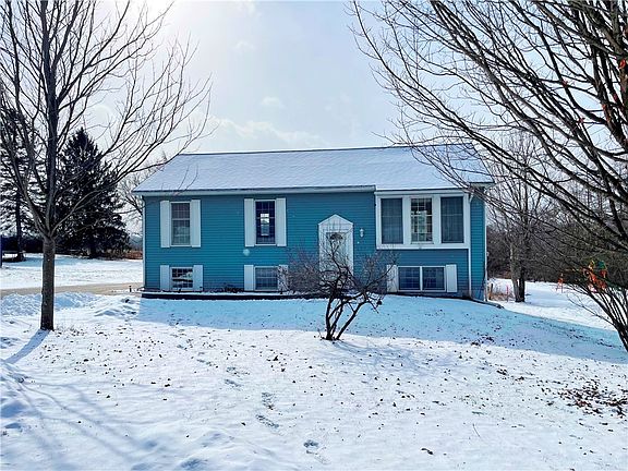 2nd image of 121 Foote Hill Rd