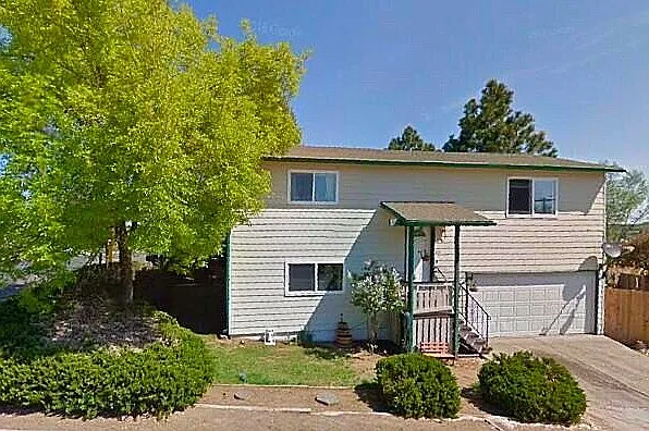 216 SE Buff St
