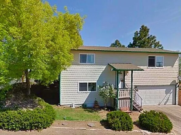 216 SE Buff St, Madras, OR 97741