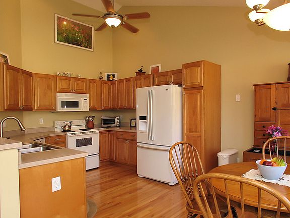 3rd image of 6220 Dukes Ct