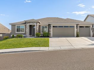 3043 Bobwhite Way, Richland, WA 99354