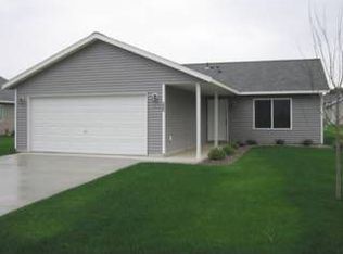 522 Coleman Ave E, Eden Valley, MN 55329