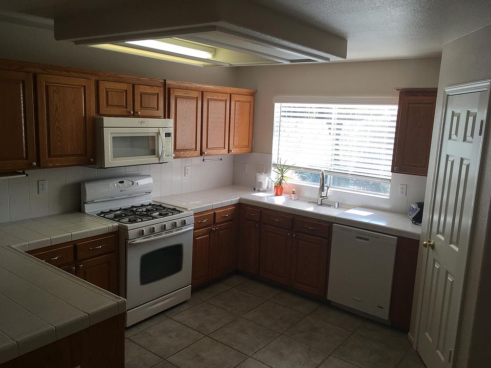1st image of 2301 E Quincy Ave