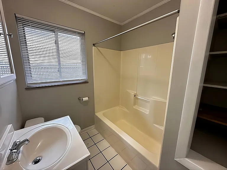 203 E Springdale Ave — Photo 6