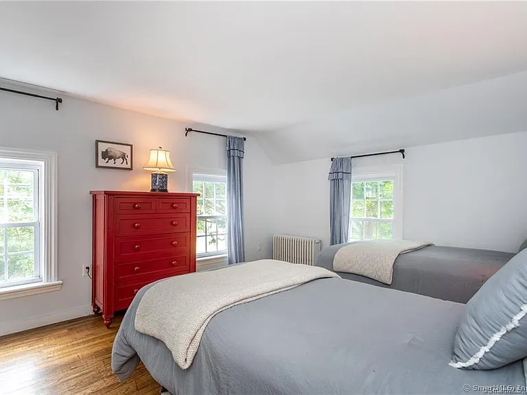 115 River Rd — Photo 15