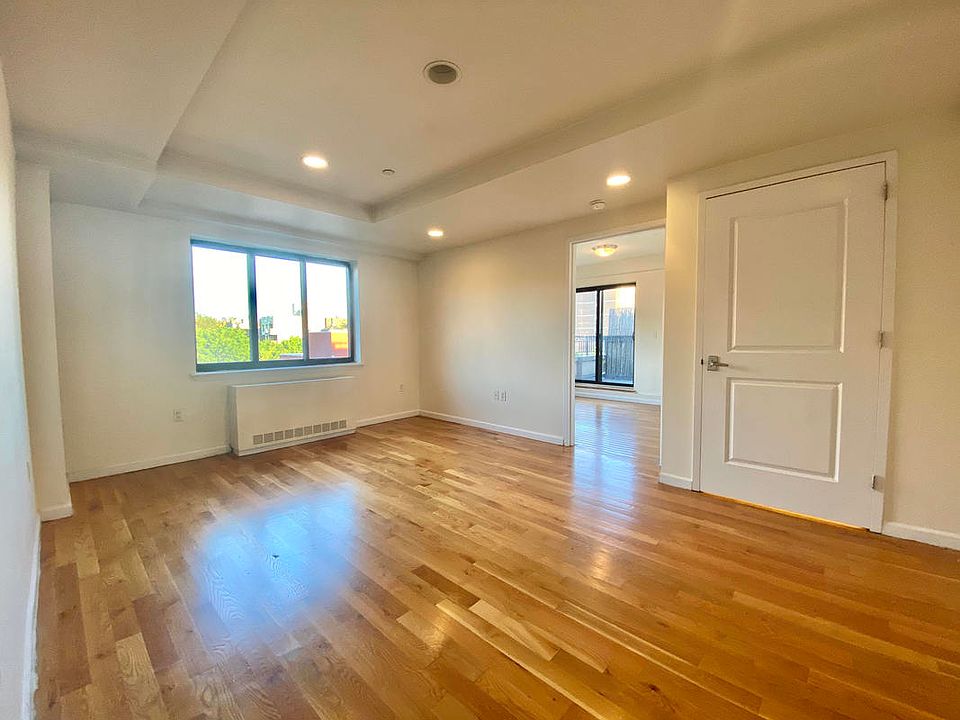 1st image of 3112 23rd Ave #53