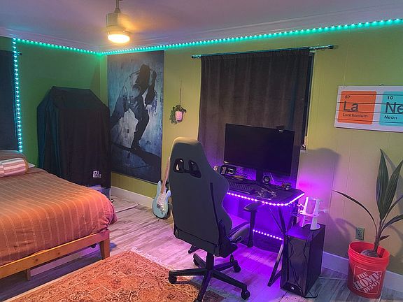 5th image of 9820 Montana Ct