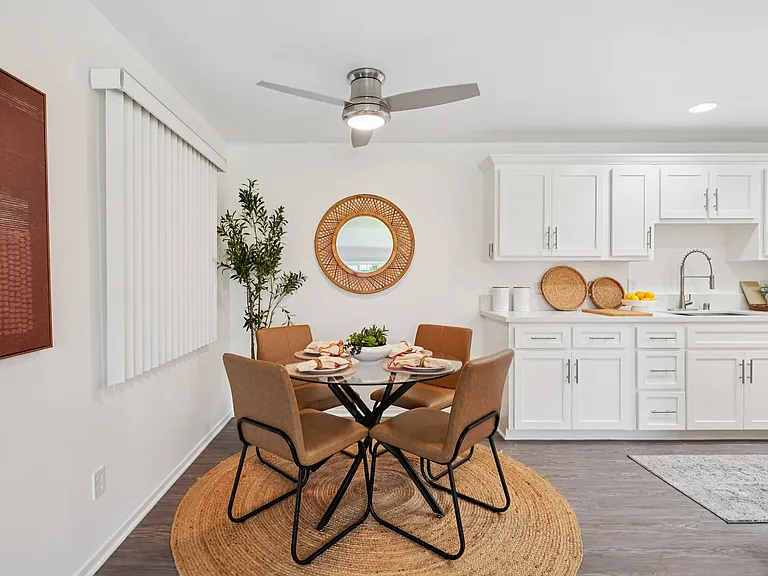 Villa Santa Fe Apartments — Photo 34