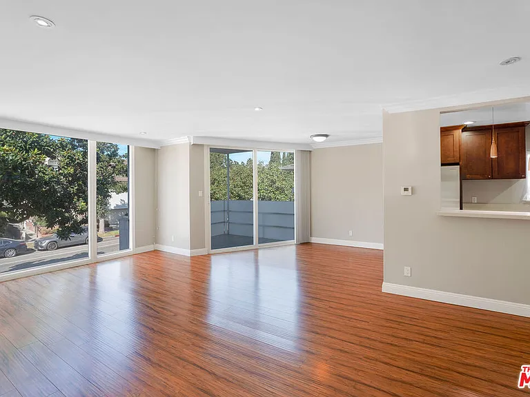 248 S Doheny Dr #6 — Photo 6