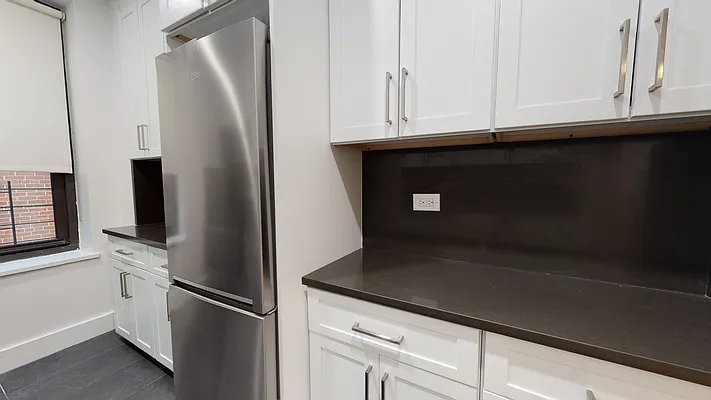 Rented by Arwell Realty | media 20