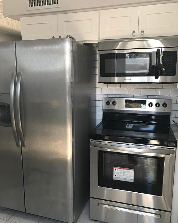 1st image of 907 N Grand