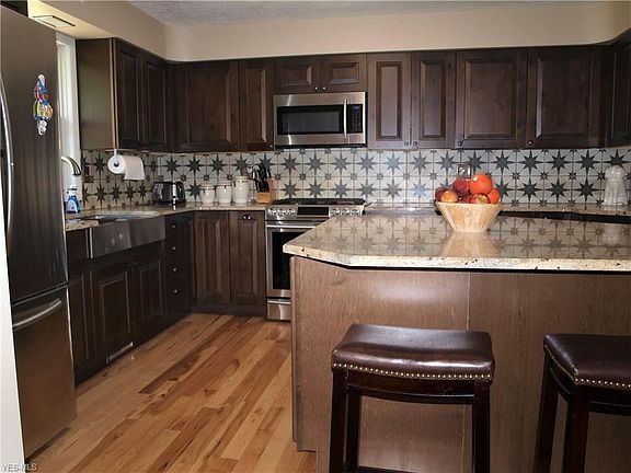 4th image of 11749 Hilldale Dr