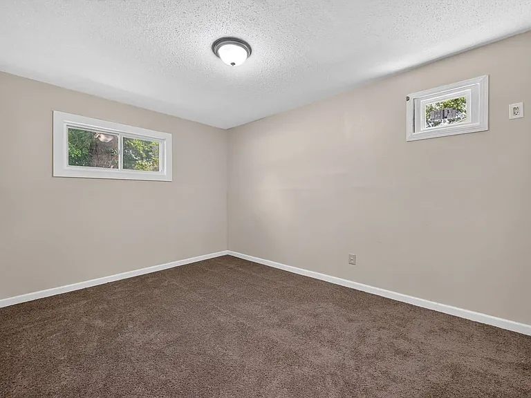 6 Amelia Dr — Photo 19