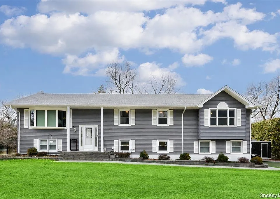 6 Hemlock Ln