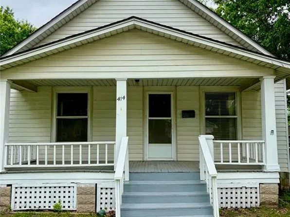 414 S 2nd St, Odessa, MO 64076
