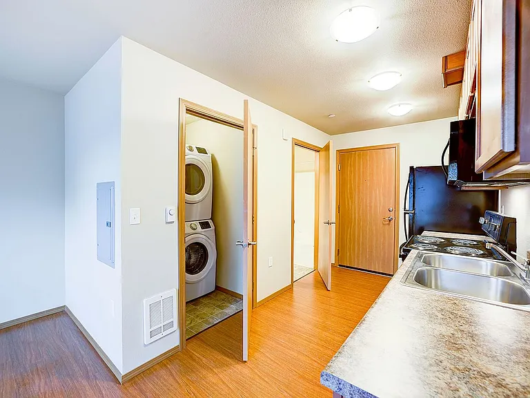 DubSea Apartments — Photo 13