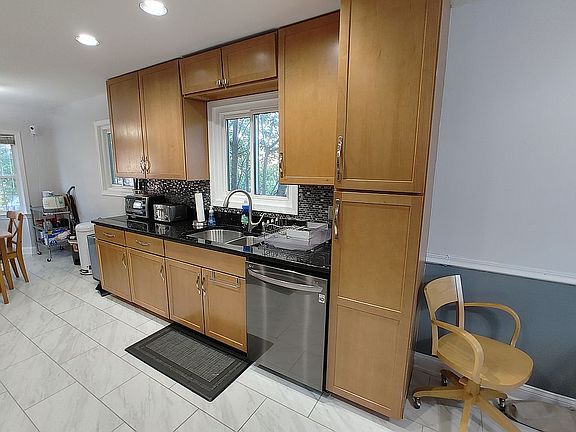 4th image of 13361 Keisler Ct