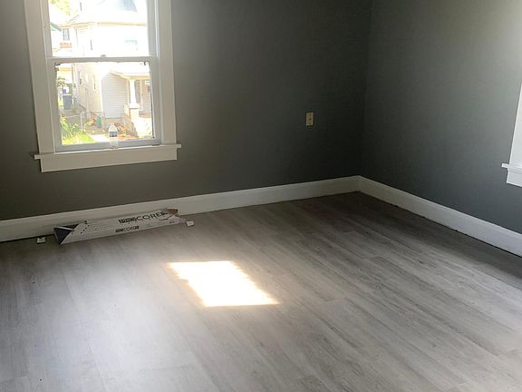 5th image of 823 Carlisle Ave