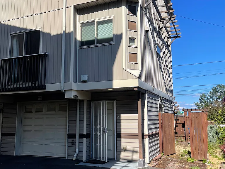1320 S State St — Photo 2