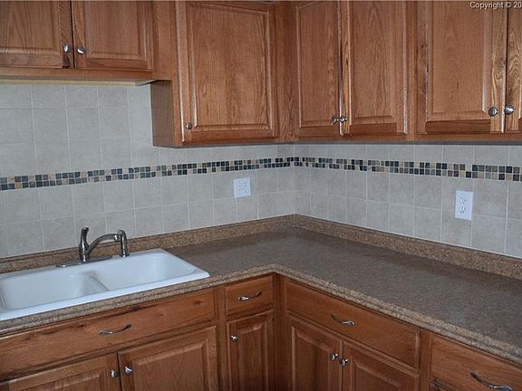 4th image of 422 Maplewood Dr