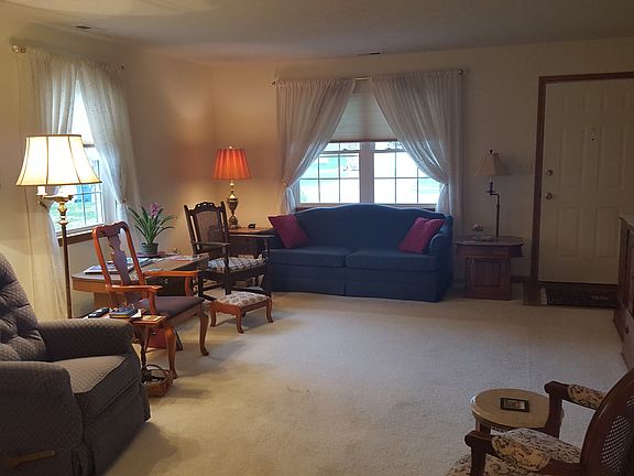 Large Living/Dining Room 