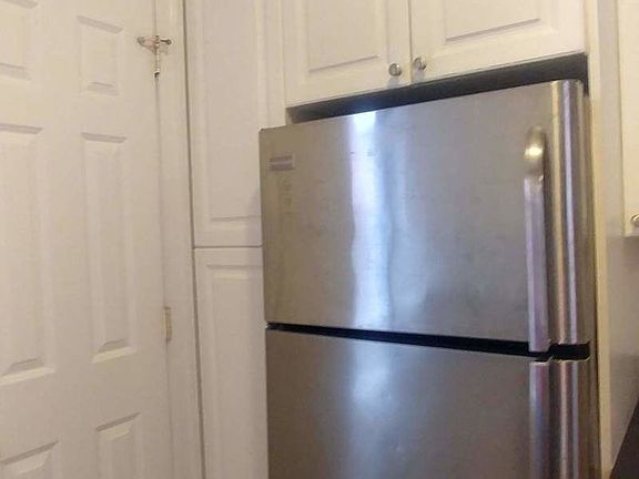 5th image of 410 Amsterdam Ave APT 5S