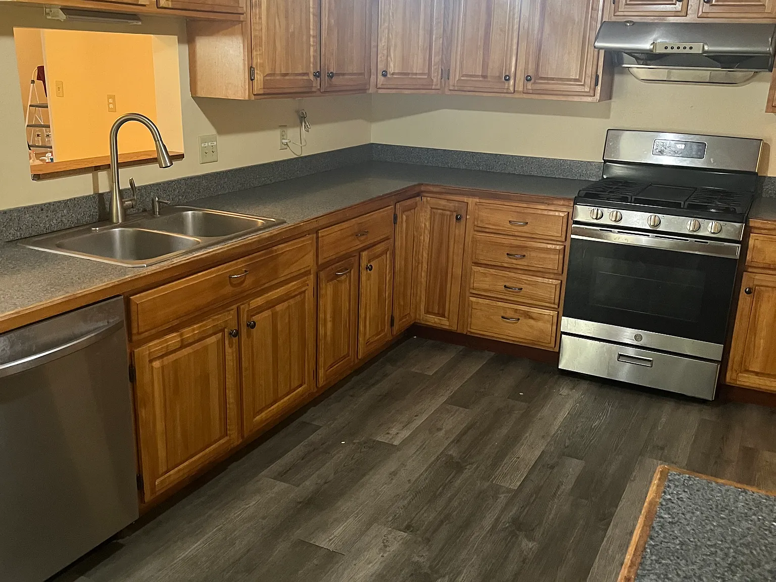 4 bed, 1800 sqft, $3,200 — Photo 2