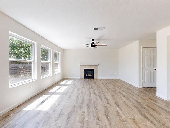 3rd image of 736 Morris Ln