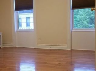 32-06 43rd St #2R, Astoria, NY 11103