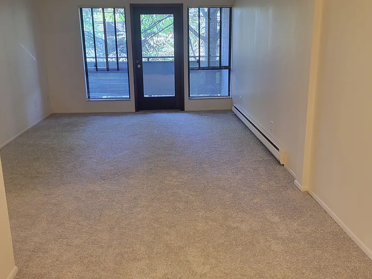 Nor'Easter Apartments — Photo 6