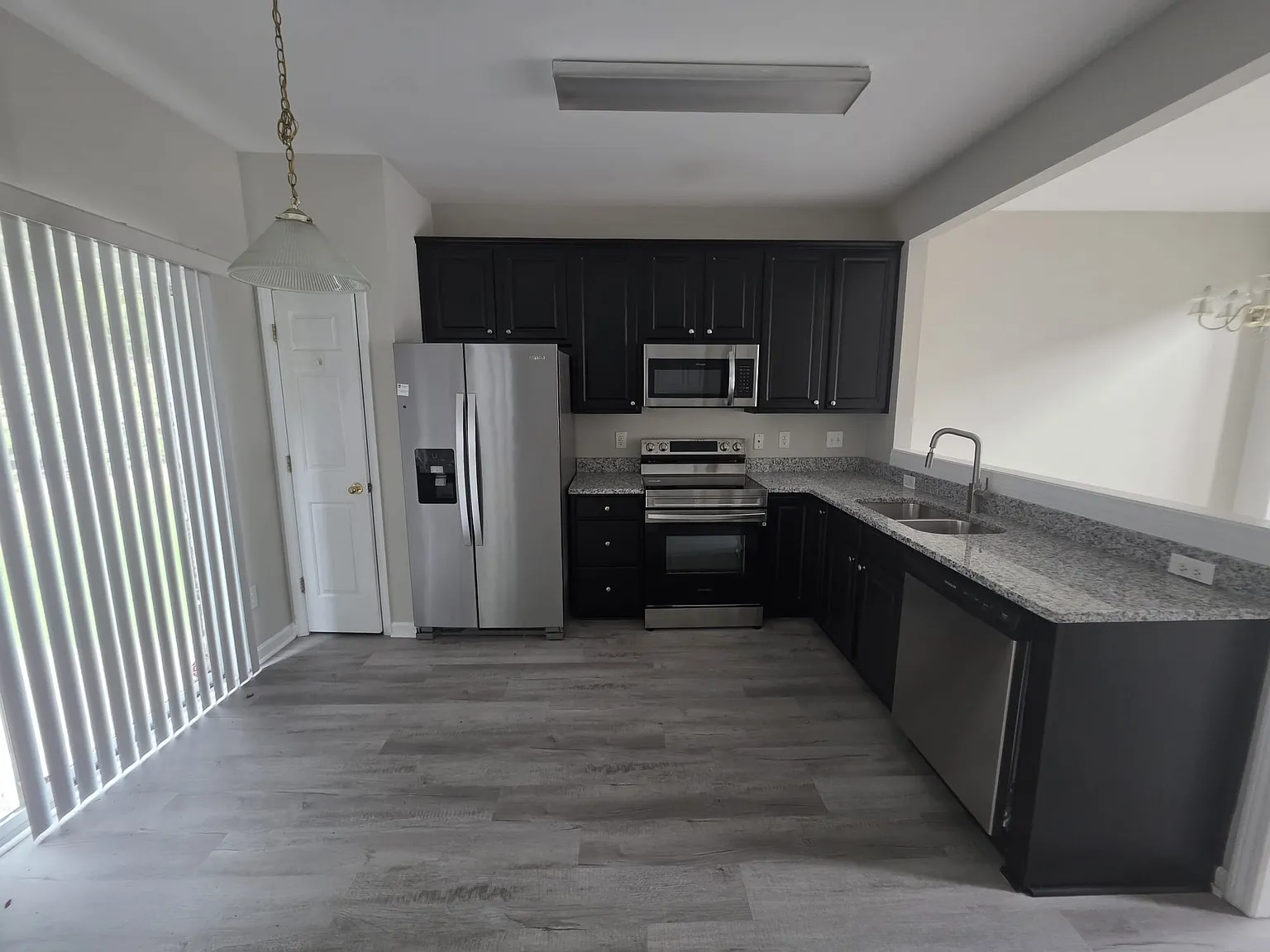 3 bed, 1685 sqft, $2,075 — Photo 3