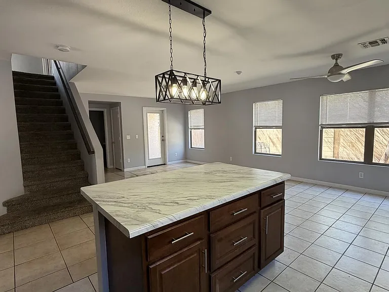 728 E Rose Marie Ln — Photo 7