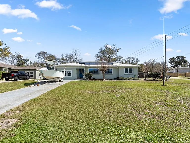 907 Garrison Ave — Photo 4