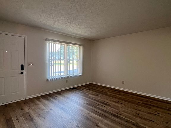 4th image of 2185 Meadowlawn Dr APT C