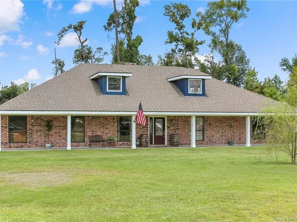 828 Woodland Hills Dr, Lake Charles, LA 70611