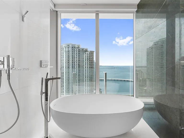 300 Biscayne Boulevard Way #2601E — Photo 26