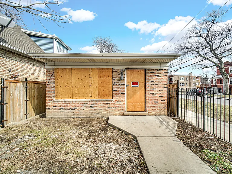 601 N Ridgeway Ave, Chicago, IL 60624 | Zillow