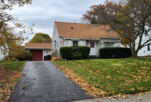 108 Glenbrook Rd Photo 1