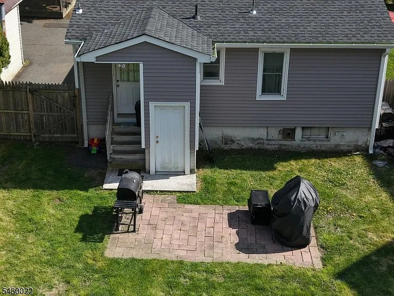 3 Plane St — Photo 22