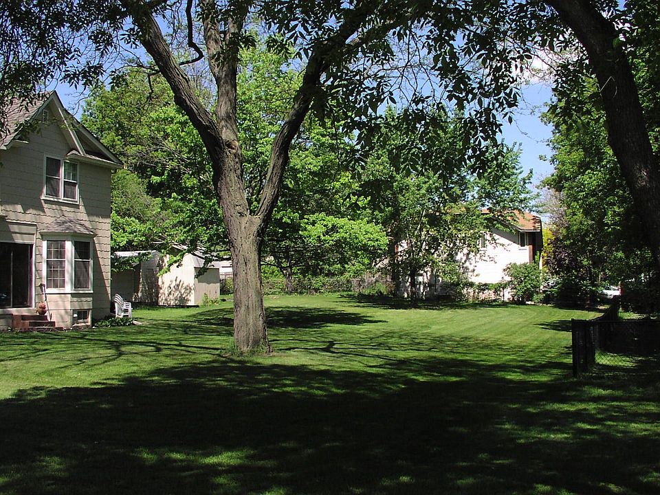 2nd image of 4428 Shoreline Dr