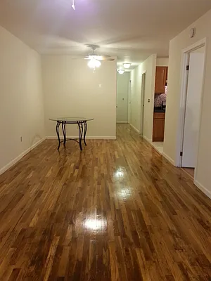 Rented by MCR Realty | media 2