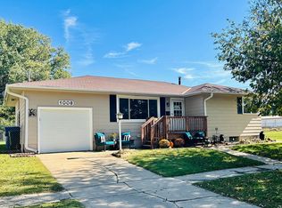 1006 Pine Ave, Crete, NE 68333