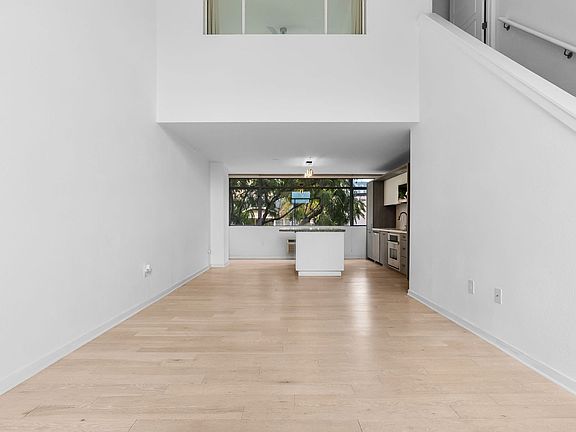 5th image of 2064 Kettner Blvd APT 25