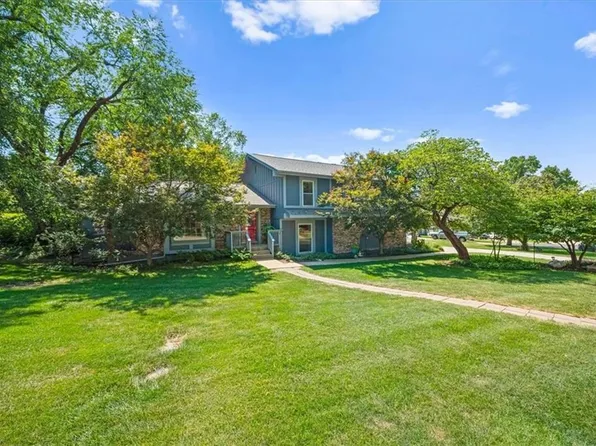 6303 W 108th Ter, Overland Park, KS 66211