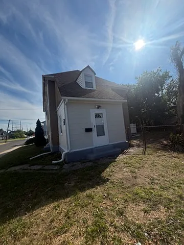 111 S Wilson Ave Photo 1