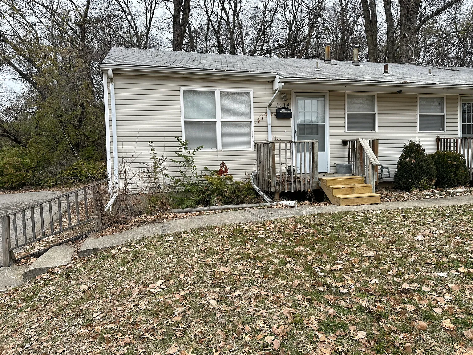 1532/1534 West Waldo Avenue - 1534 — Photo 1