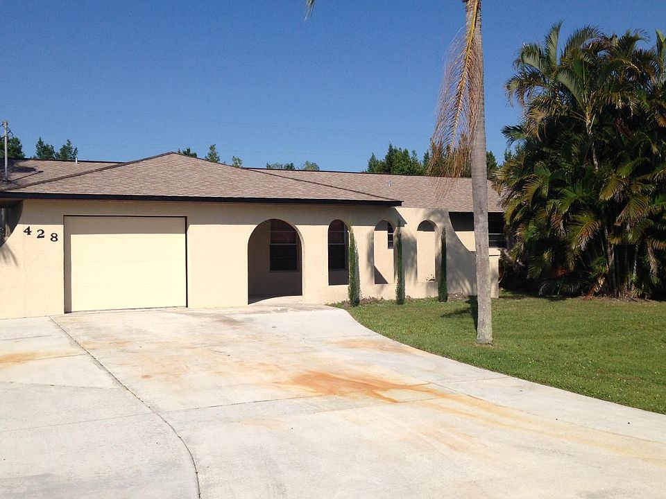 1st image of 428 SE Seabreeze Lane
